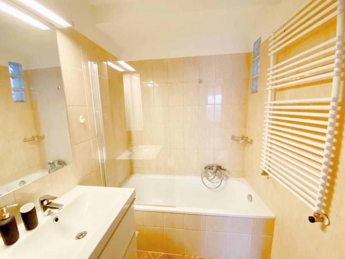 Loft With Rooftop And Free Parking In Garage Budapest Eksteriør bilde